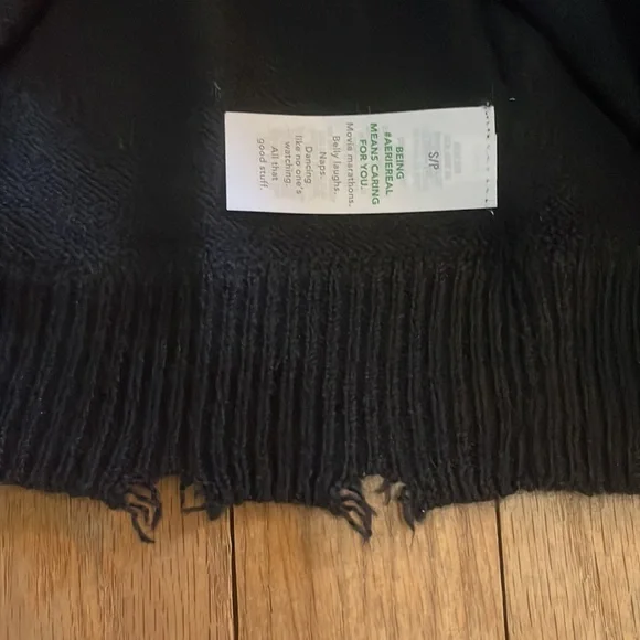 NWT AEO black distressed cropped sweater - Picture 4 of 5